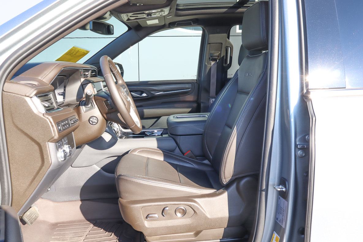 Used 2024 GMC Yukon XL Denali AWD/4WD image 7