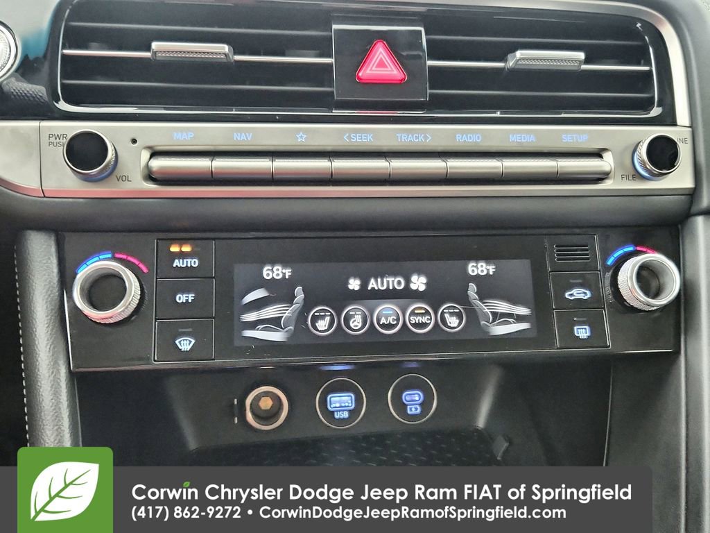 Used 2025 Genesis G70 2.5T image 26