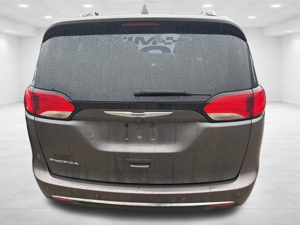 Used 2019 Chrysler Pacifica Touring-L image 6