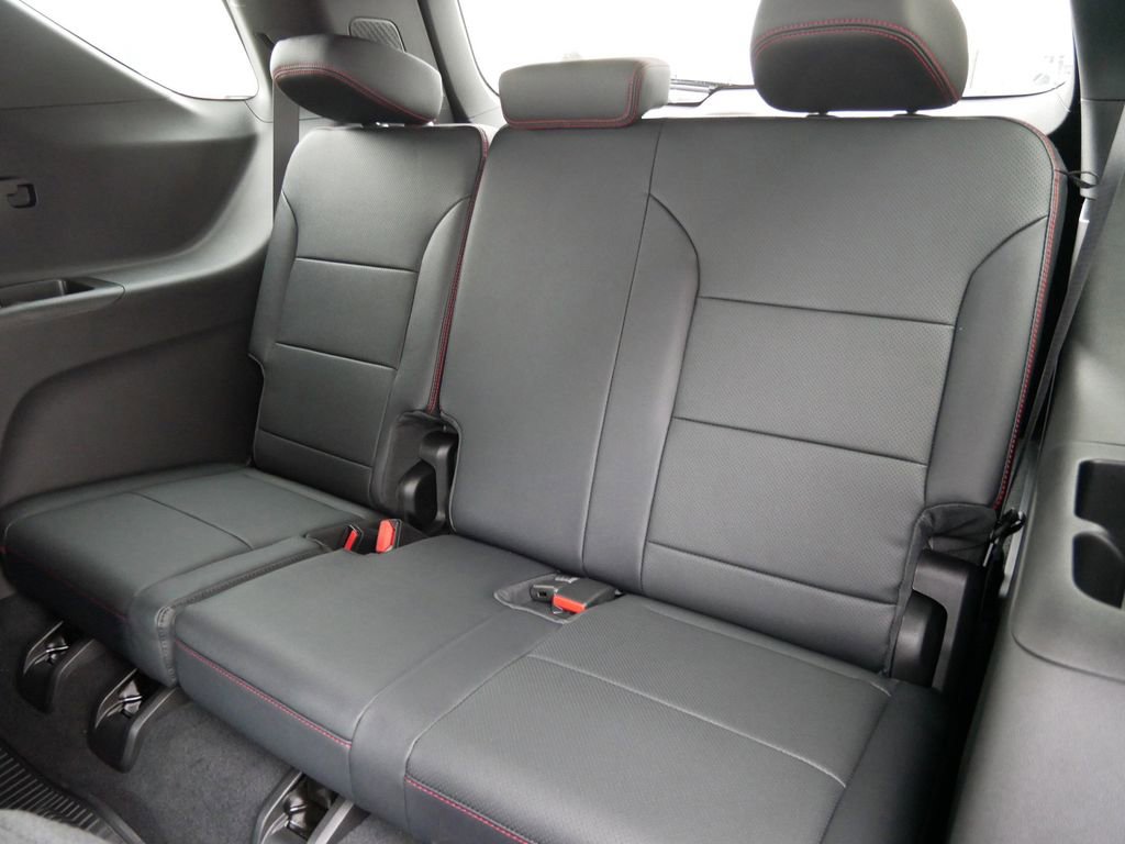New 2026 Chevrolet Traverse RS w/ LPO, Floor Liner Package image 17