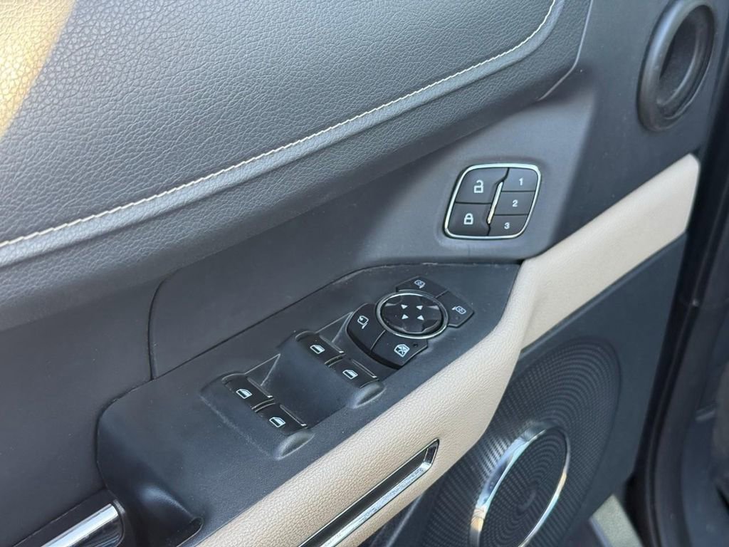 Used 2022 Ford Expedition XLT image 7