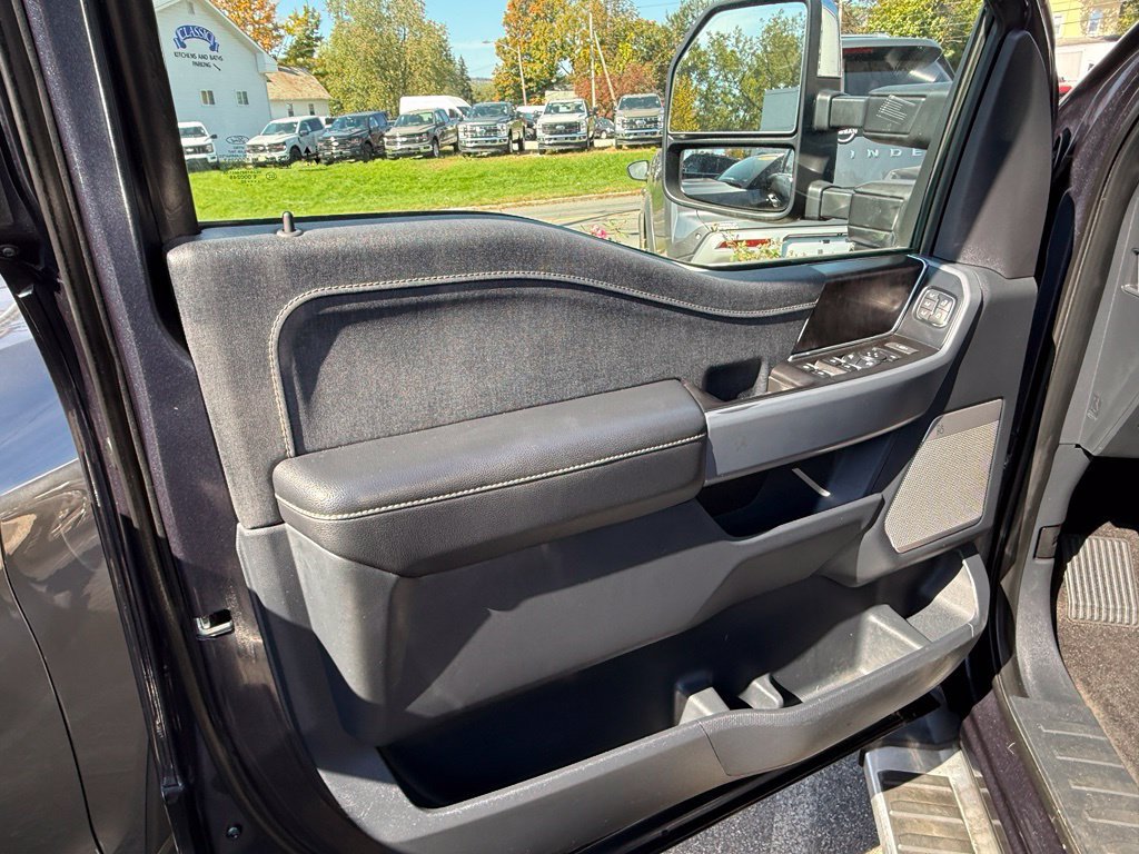 Used 2022 Ford F150 Lariat w/ Equipment Group 502A High AWD/4WD image 8