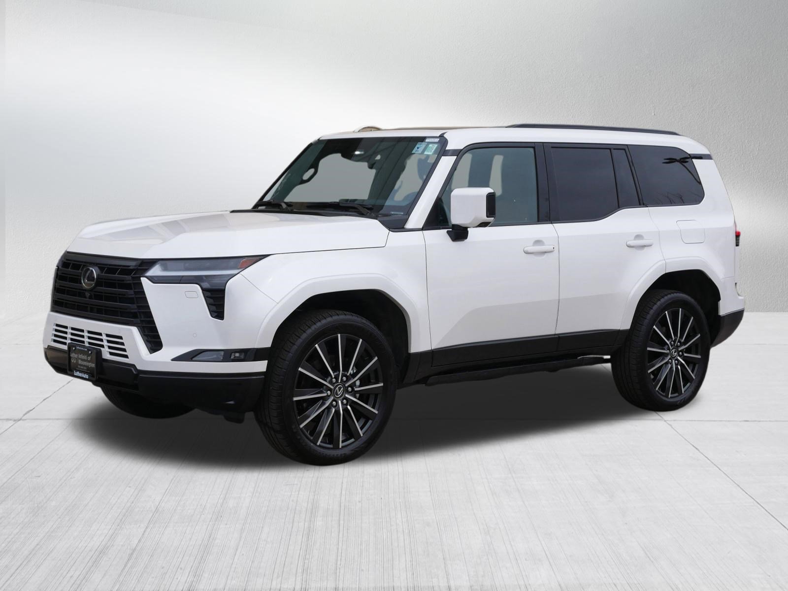 Used 2024 Lexus GX 550 w/ Accessory Package (2T) image 3