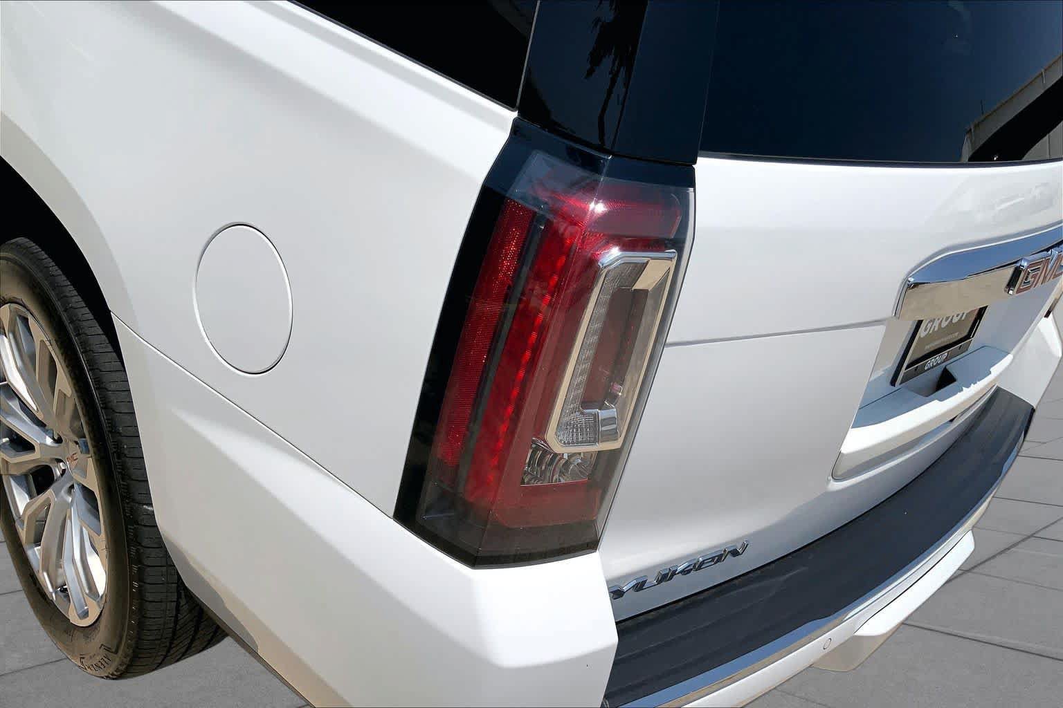 Used 2016 GMC Yukon Denali w/ Open Road Package AWD/4WD image 29