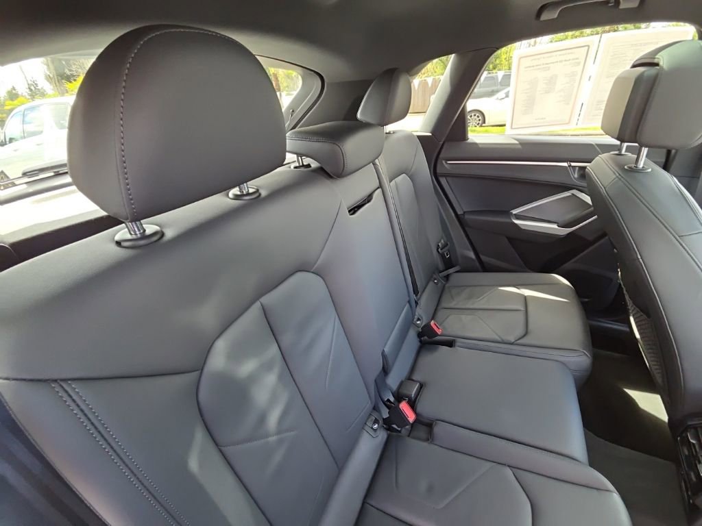 Used 2025 Audi Q3 2.0T Premium AWD/4WD image 18