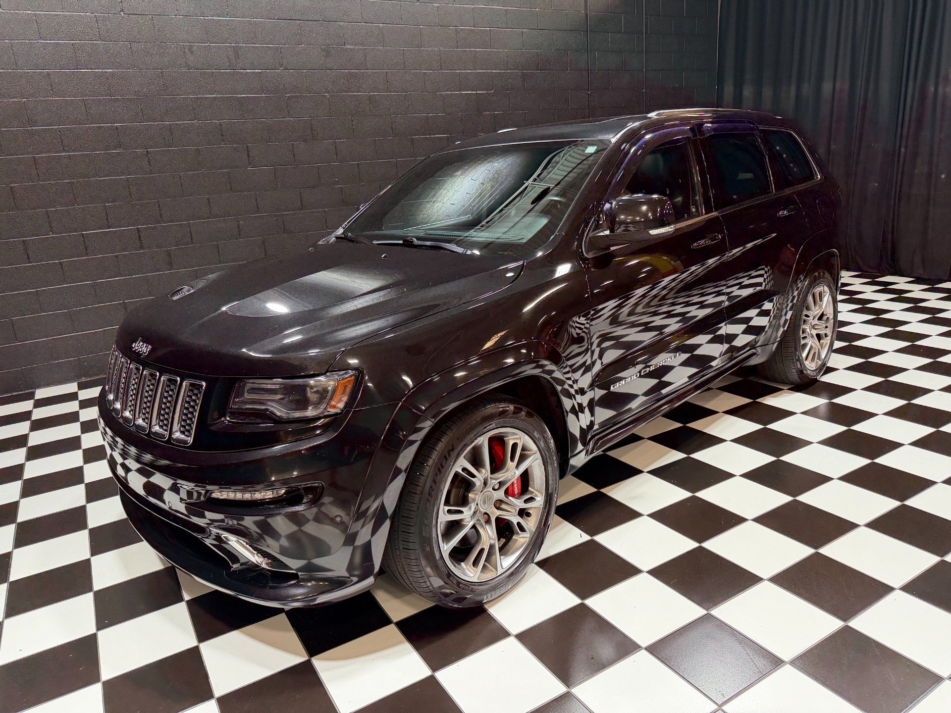 Used 2014 Jeep Grand Cherokee SRT8 w/ Luxury Group II AWD/4WD image 8