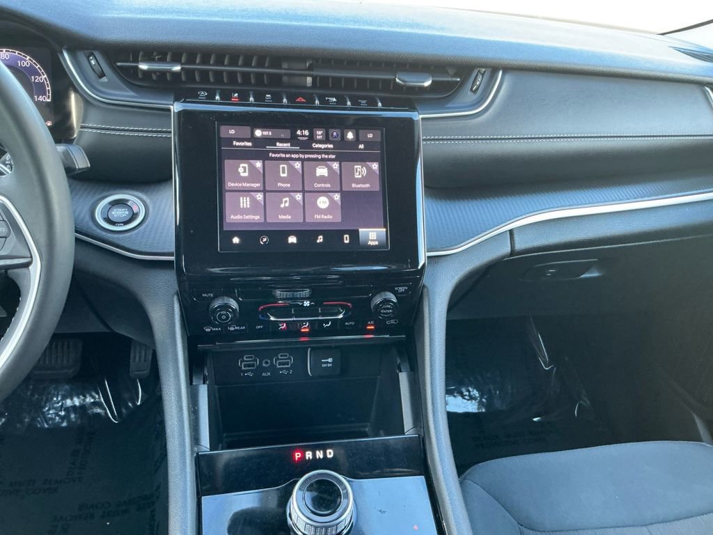 Used 2023 Jeep Grand Cherokee Laredo image 18