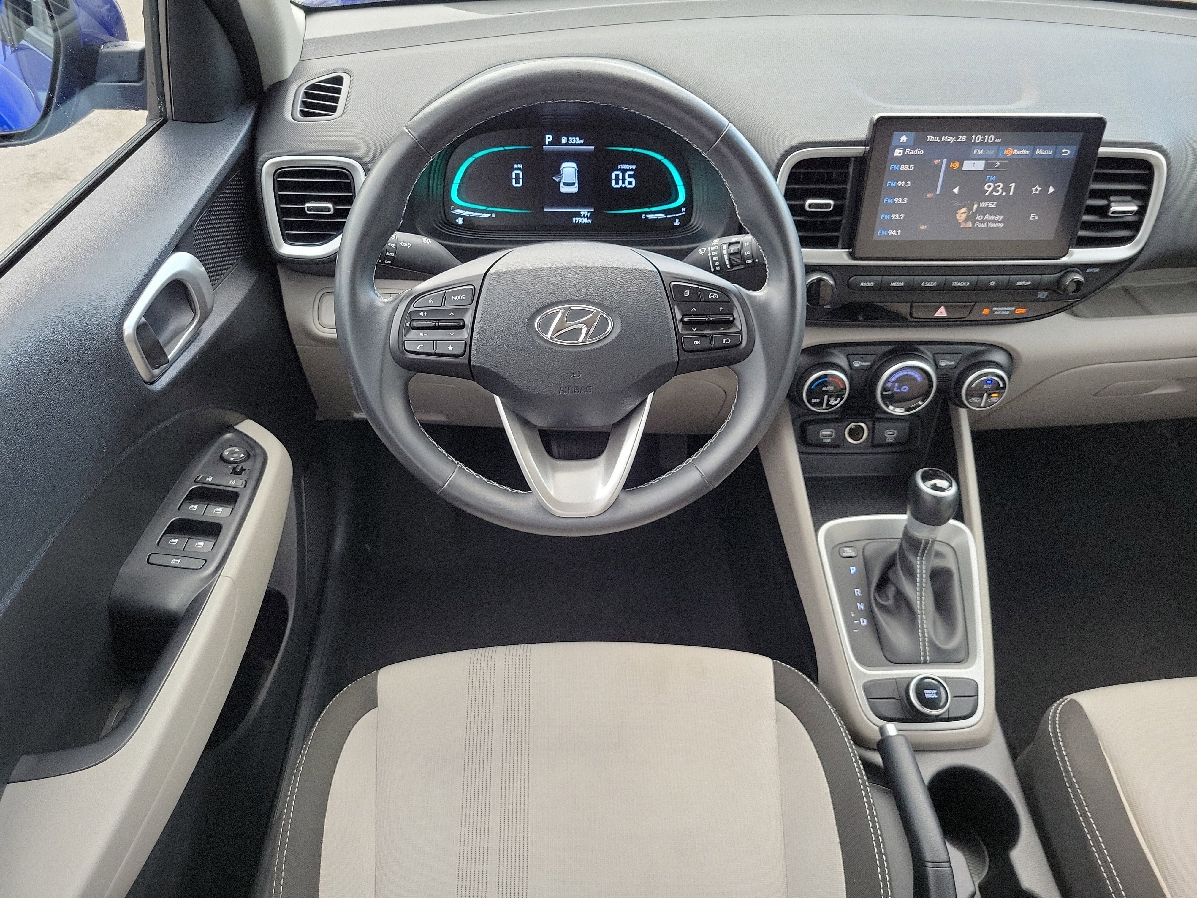 Used 2025 Hyundai Venue FWD image 19