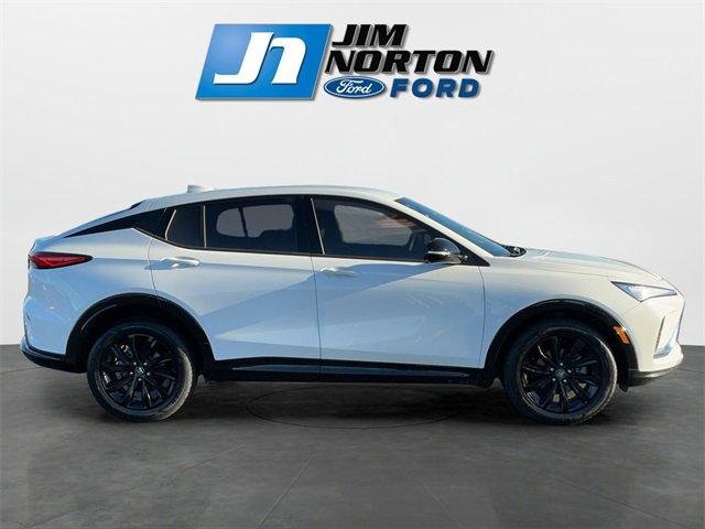 Used 2024 Buick Envista Sport Touring w/ Convenience I Package image 2