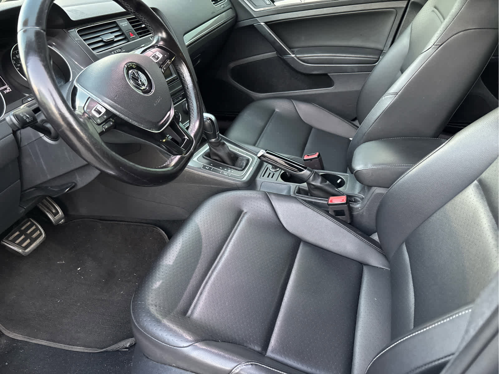 Used 2017 Volkswagen Golf Alltrack S image 5