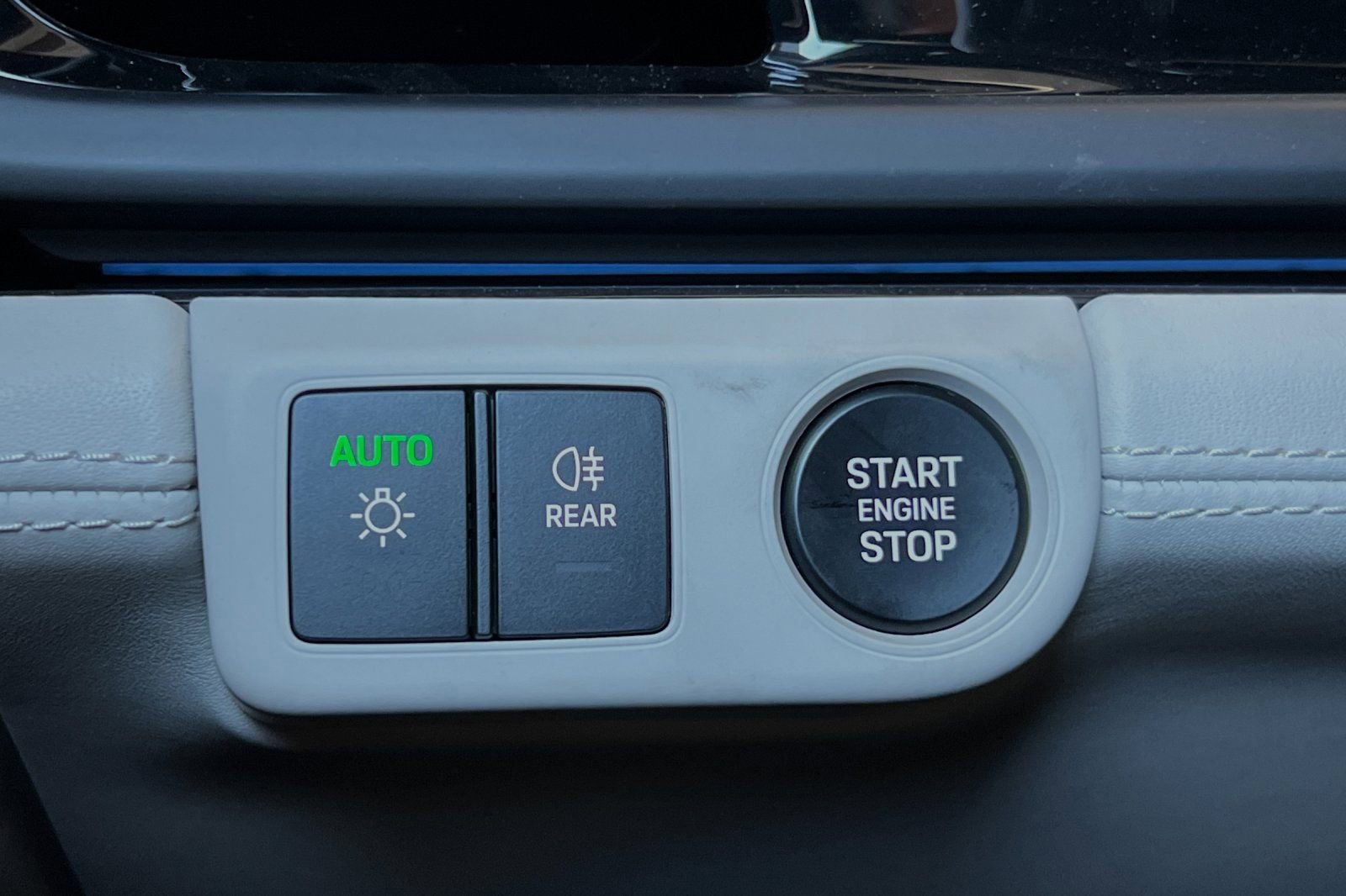 Used 2024 Porsche Panamera 4 image 35