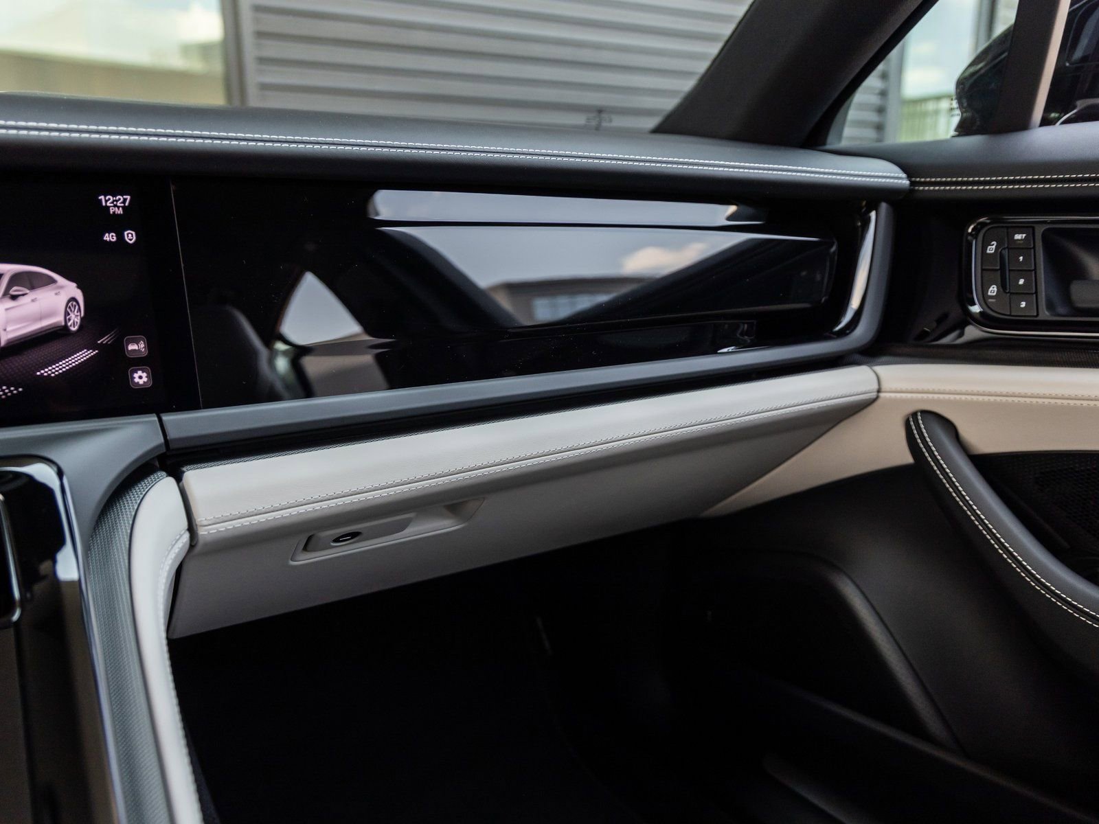 Certified 2025 Porsche Panamera image 31