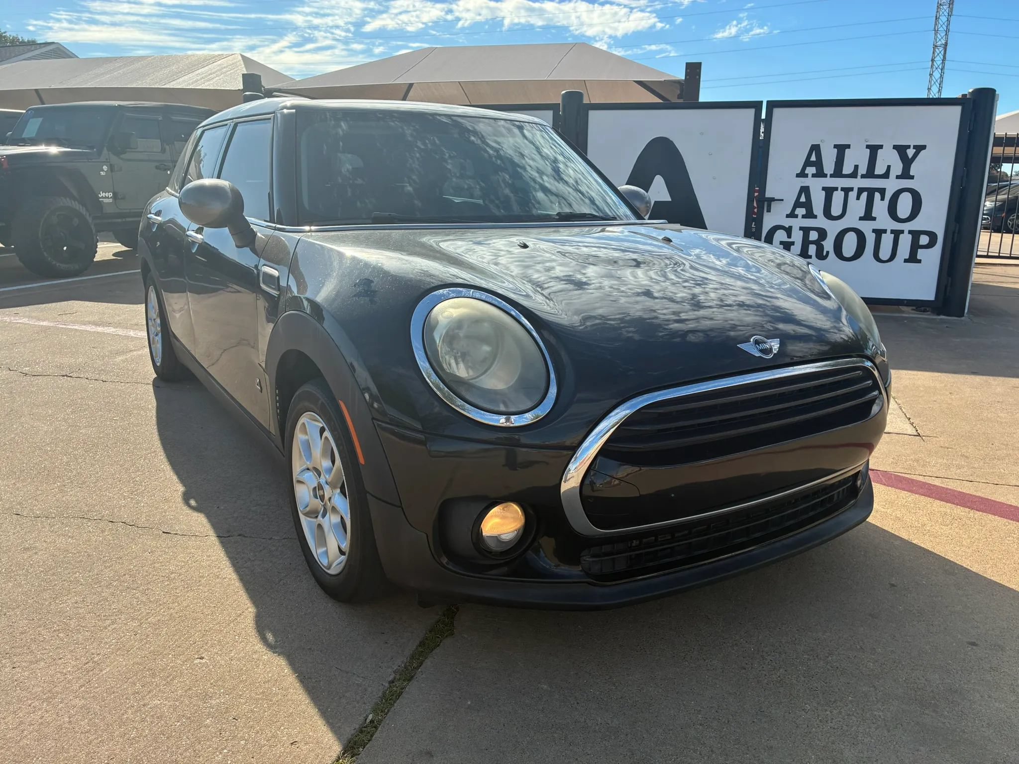 Used 2017 MINI Cooper Clubman ALL4 AWD/4WD image 1