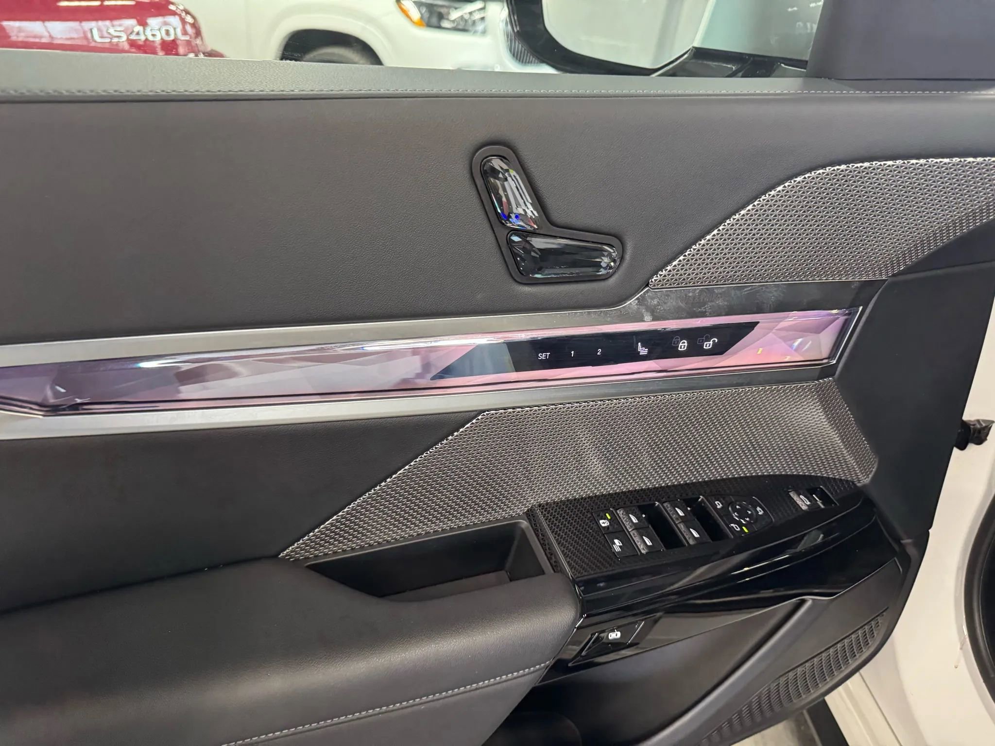 Used 2024 BMW 740i image 24