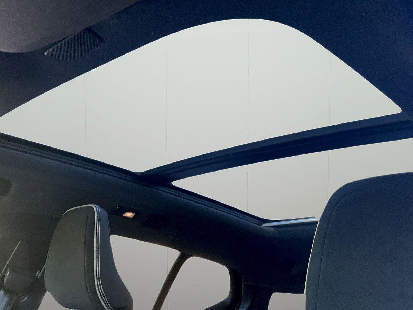 Used 2021 Volvo XC40 P8 Recharge w/ Advanced Package image 18