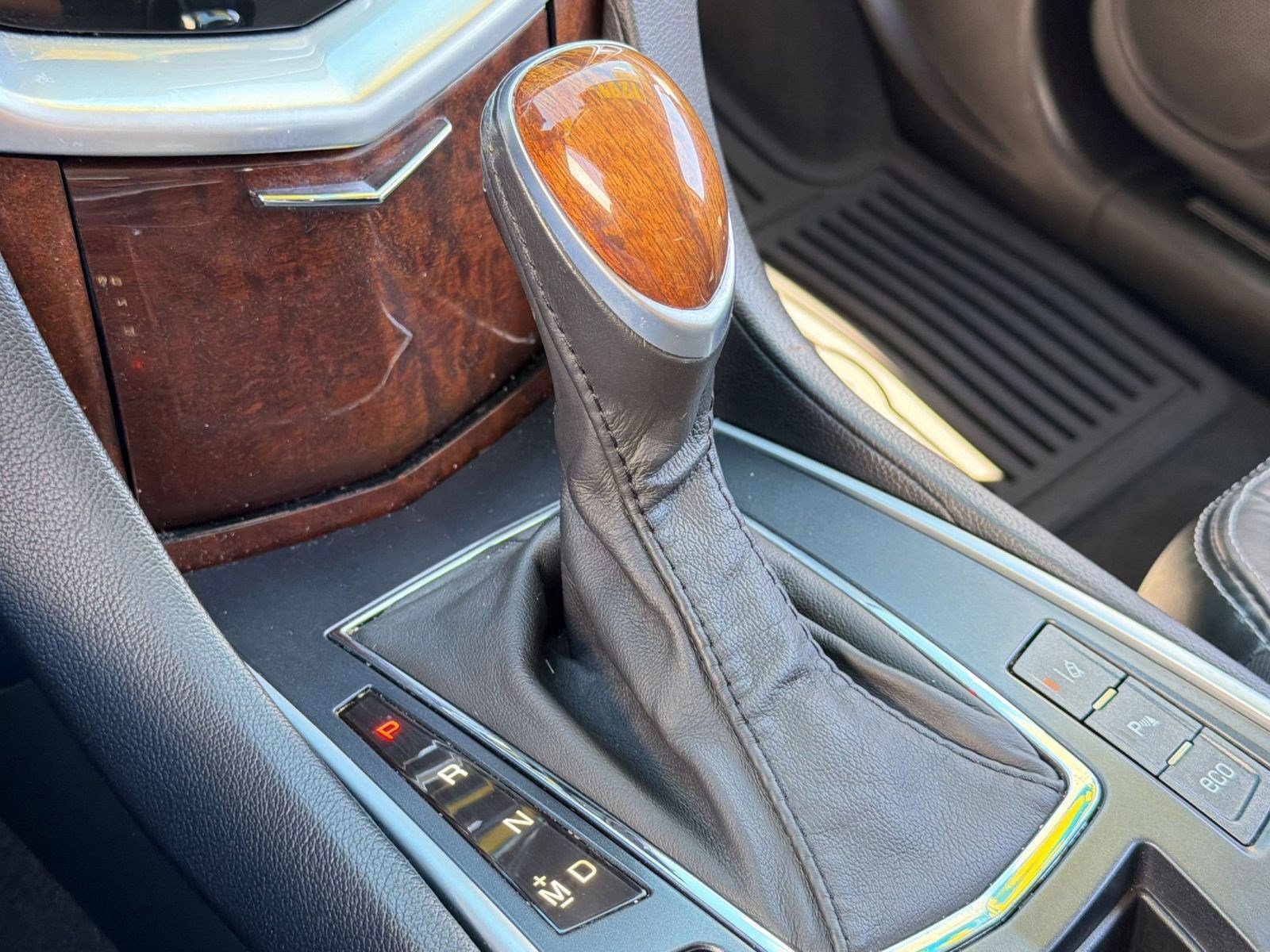 Used 2016 Cadillac SRX Luxury w/ Driver Awareness Package image 17