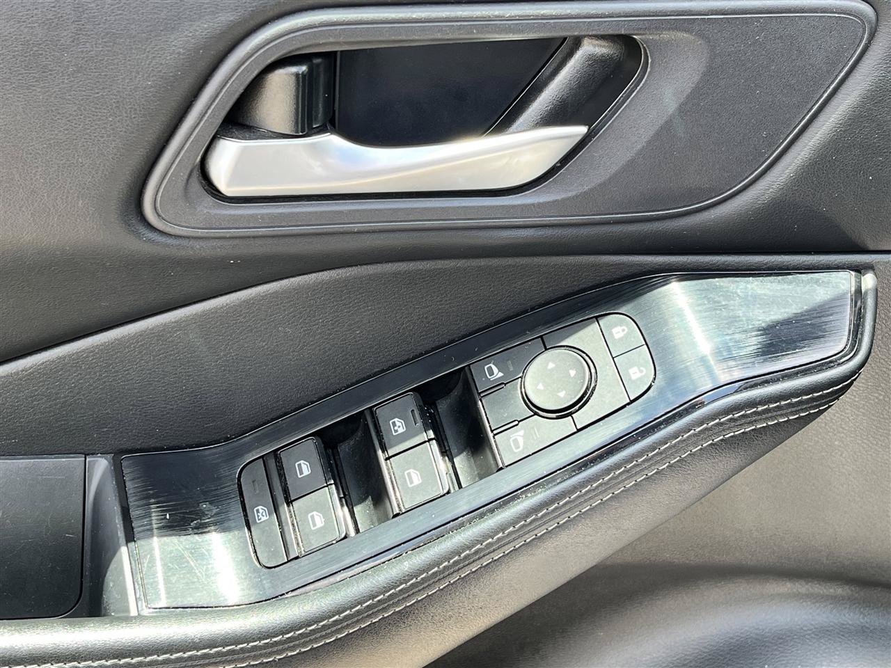 Used 2024 Nissan Rogue SV FWD image 14