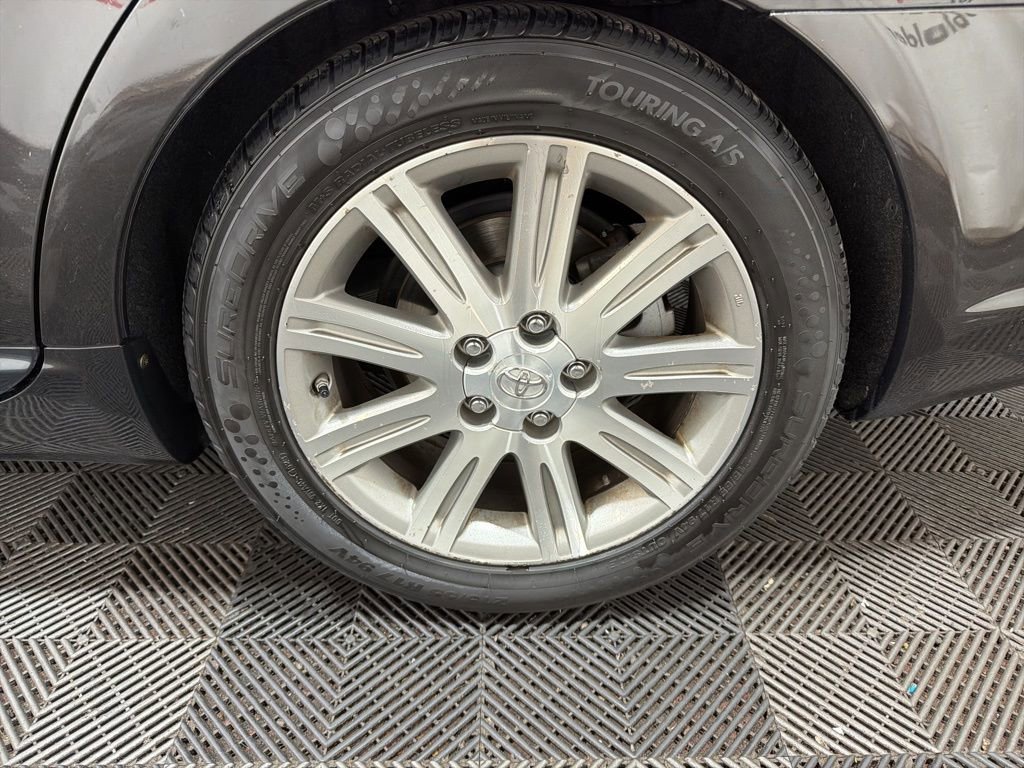 Used 2009 Toyota Avalon Limited FWD image 33