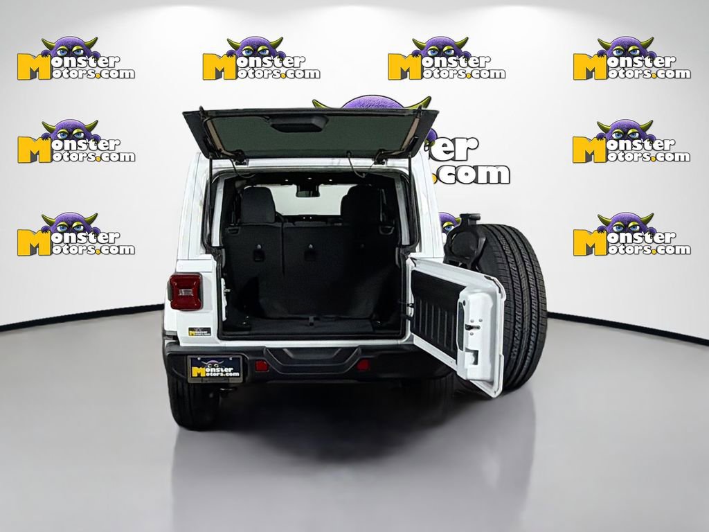 Used 2024 Jeep Wrangler Unlimited Sahara AWD/4WD image 25