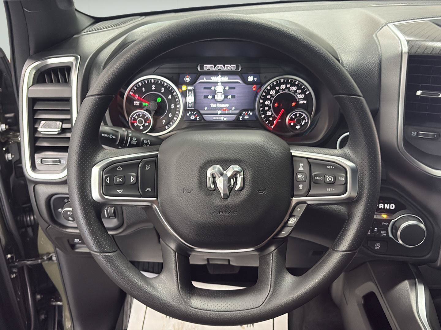 New 2026 RAM 1500 Express AWD/4WD image 9