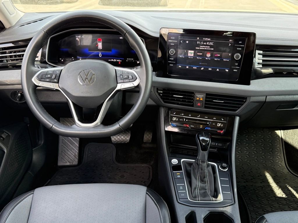 Used 2025 Volkswagen Jetta SE image 21