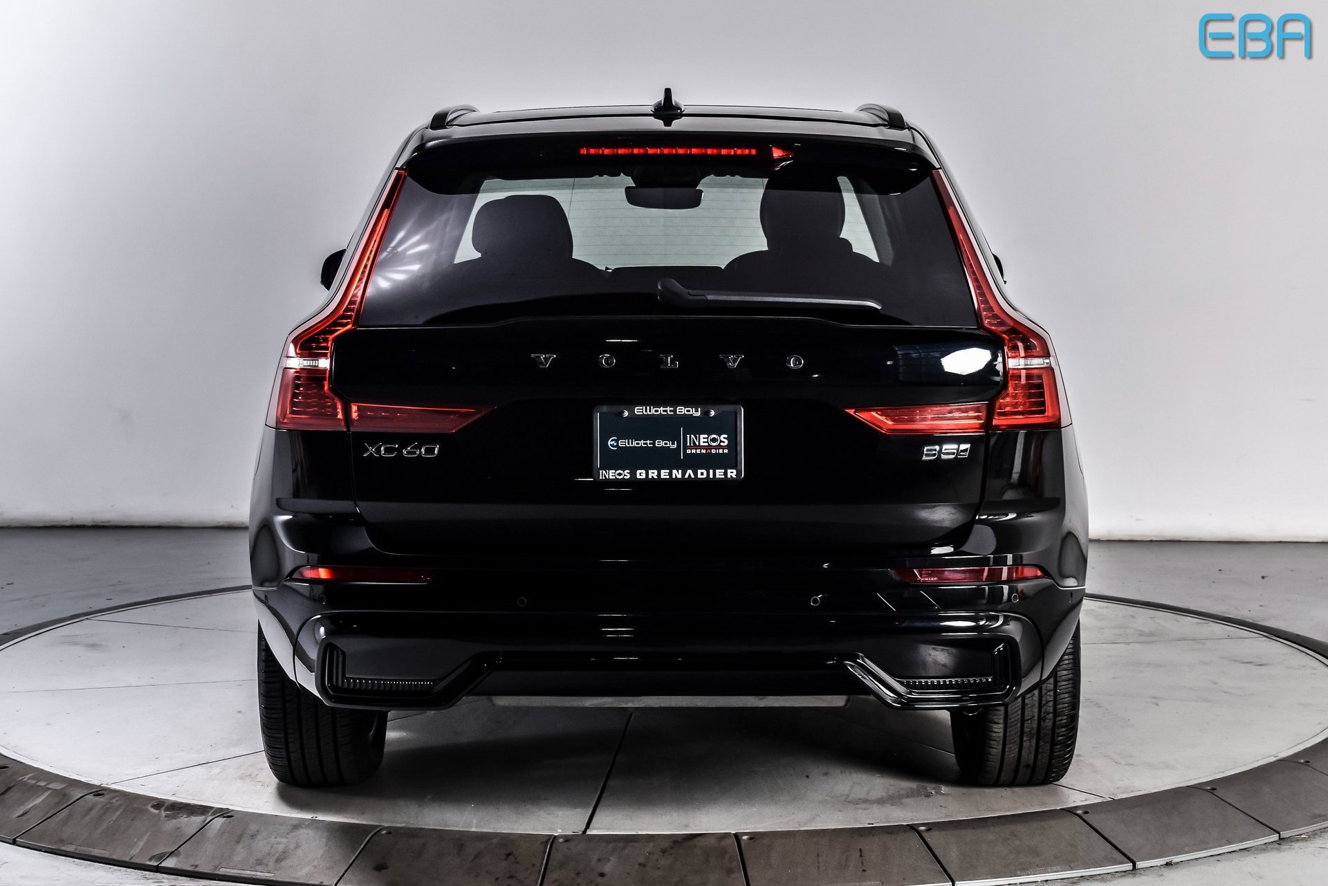 Used 2025 Volvo XC60 B5 Plus image 5