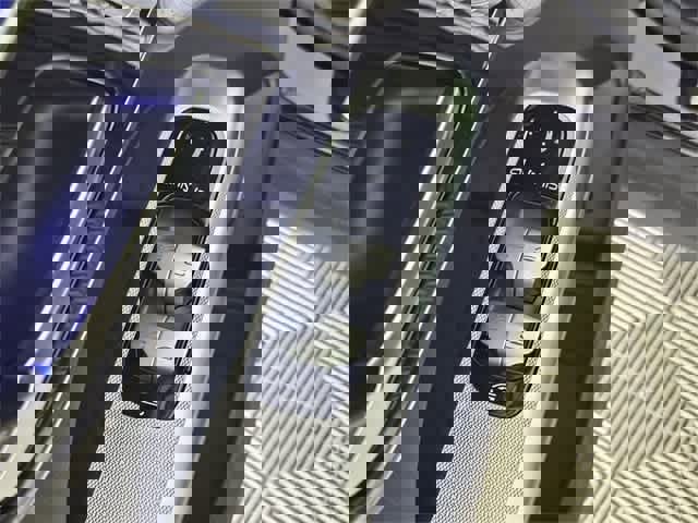 Used 2025 Mercedes-Benz GLC 300 4MATIC image 38