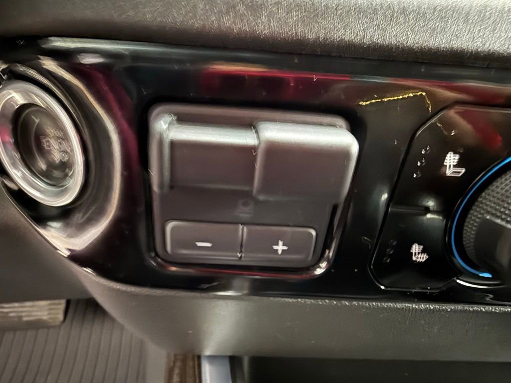 Used 2024 Chevrolet Silverado 1500 LT image 14