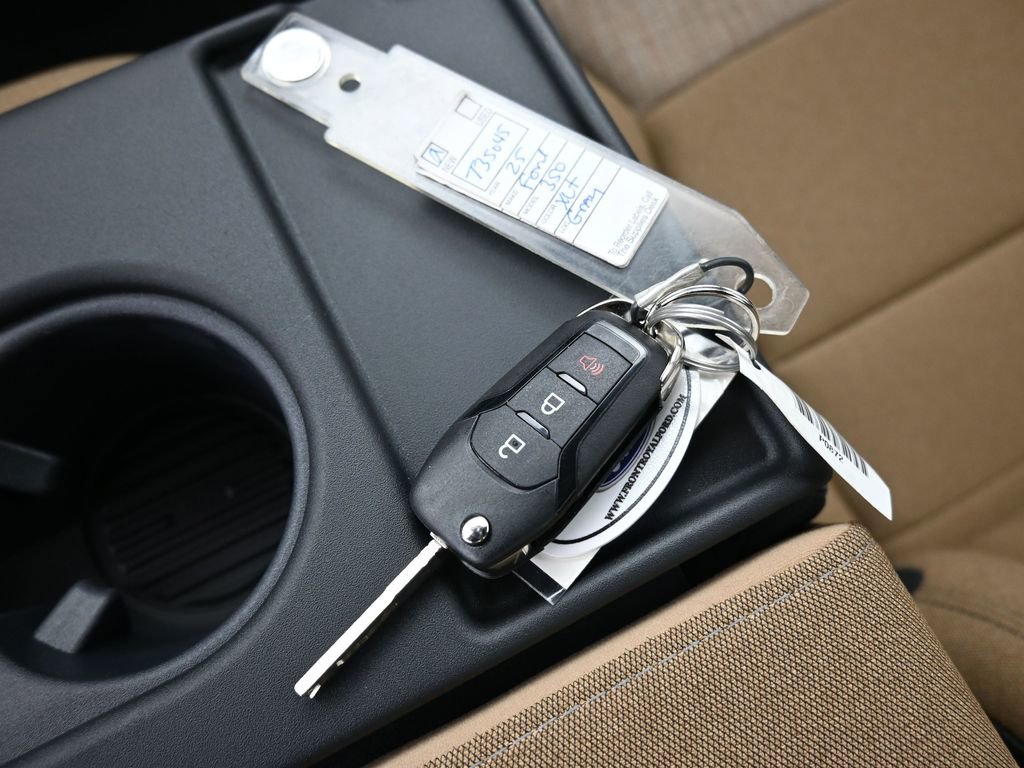 New 2025 Ford F350 XLT image 24