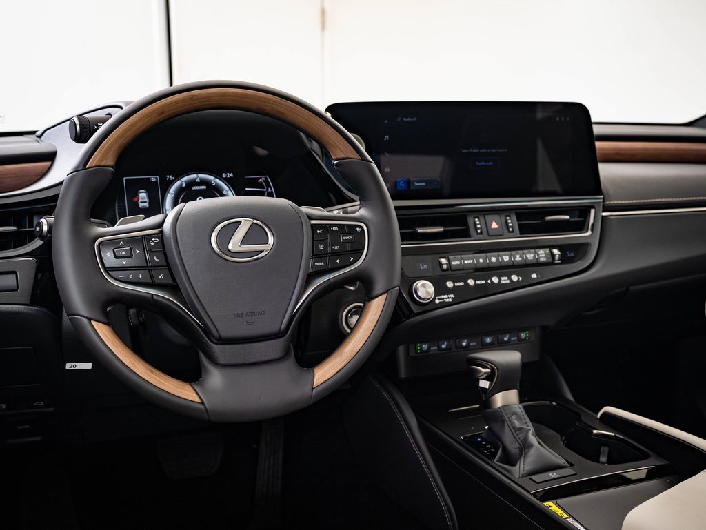 New 2025 Lexus ES 350 Luxury image 4