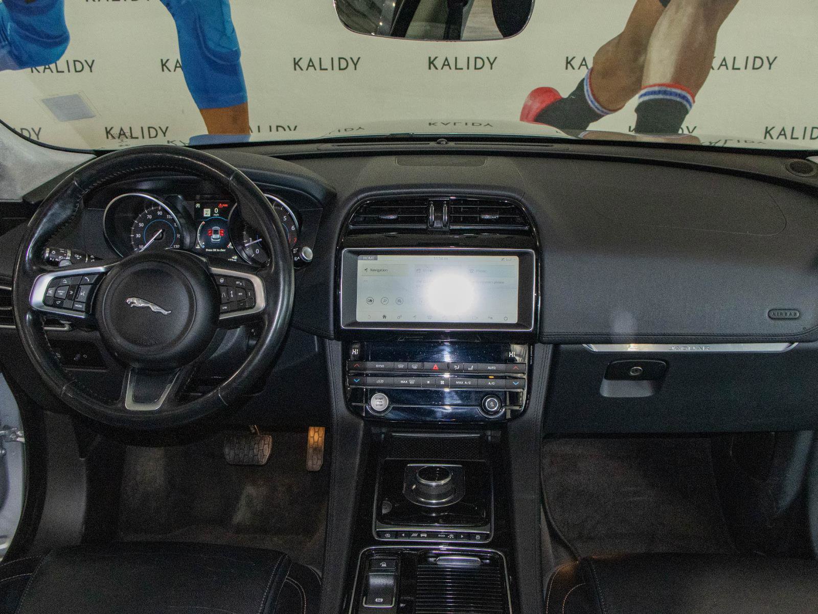 Used 2020 Jaguar F-PACE Prestige image 3