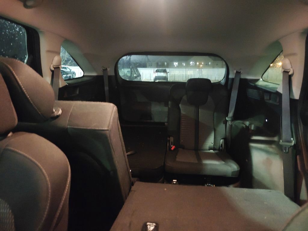 Used 2023 Kia Sorento LX image 9