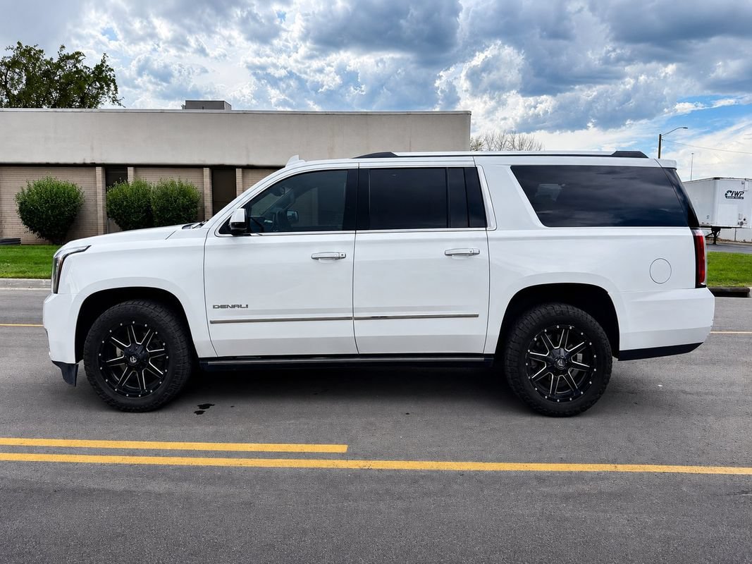 Used 2016 GMC Yukon XL Denali w/ Open Road Package AWD/4WD image 2