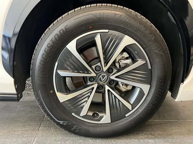 Used 2025 Lexus RZ 300e FWD image 12