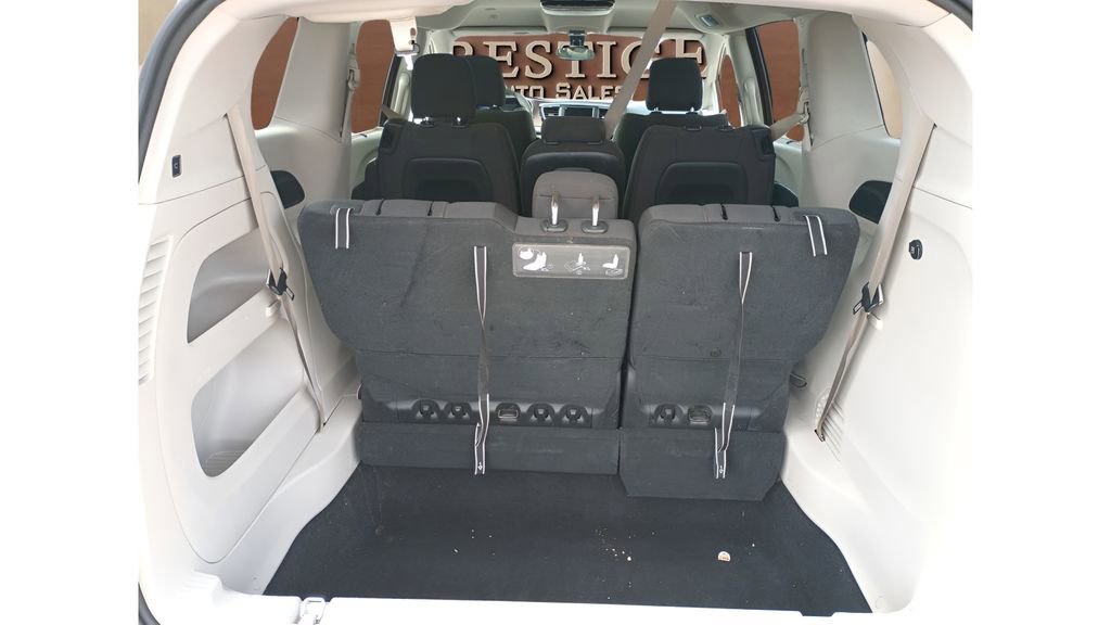 Used 2018 Chrysler Pacifica Touring Plus w/ Tire & Wheel Group image 17