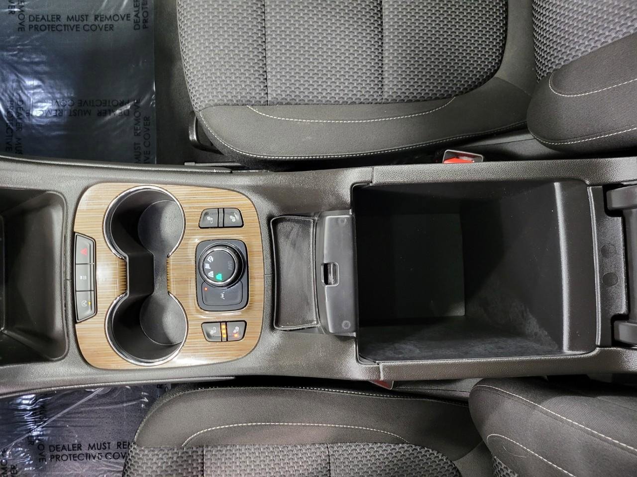 Used 2023 GMC Acadia SLE w/ Driver Convenience Package image 16