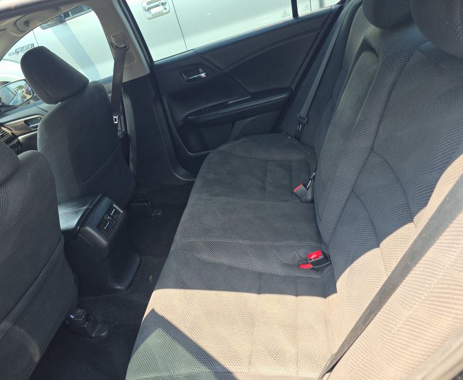 Used 2017 Honda Accord EX image 4