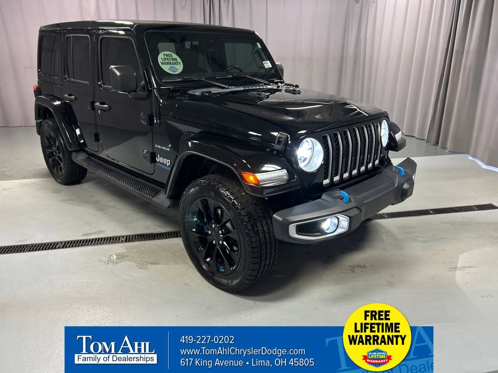 Used 2022 Jeep Wrangler Unlimited Sahara w/ Cold Weather Group AWD/4WD image 1