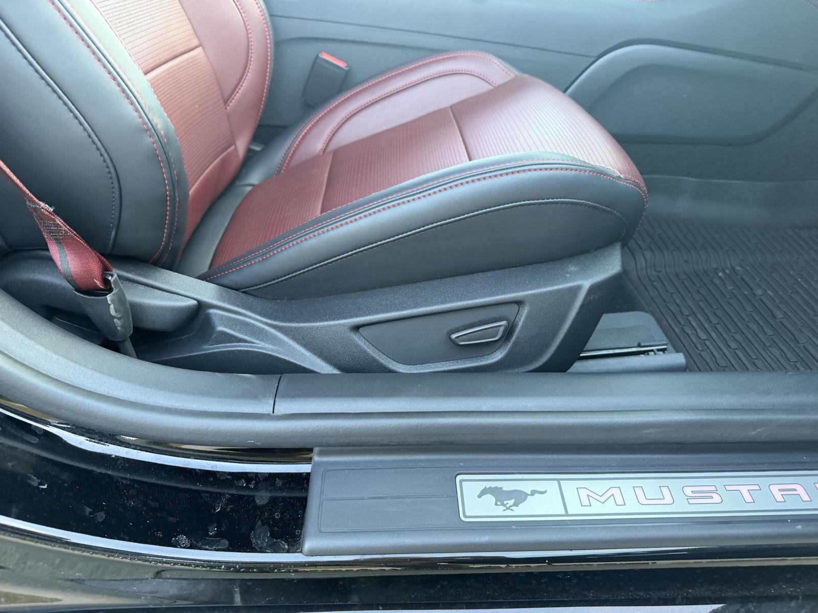 Used 2025 Ford Mustang Premium image 25