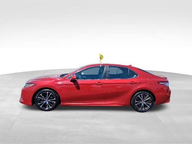 Used 2020 Toyota Camry SE w/ Carpet Mat Package FWD image 6