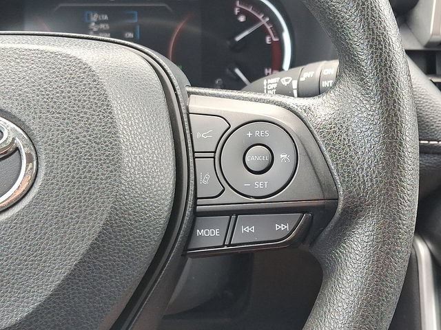 Used 2024 Toyota RAV4 XLE AWD/4WD image 20