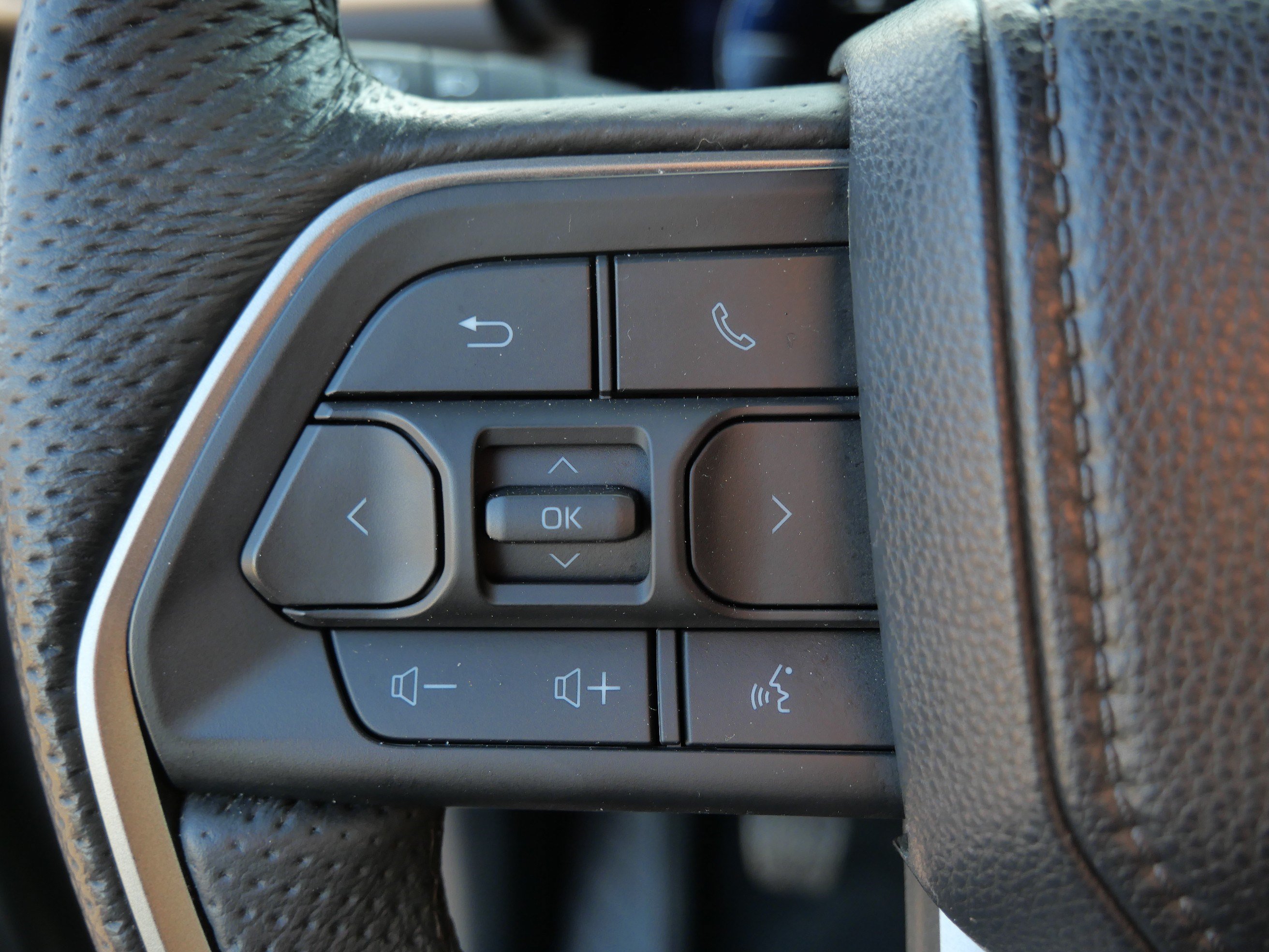 Used 2024 Toyota Tacoma TRD Off-Road w/ TRD Off Road Premium Package AWD/4WD image 26