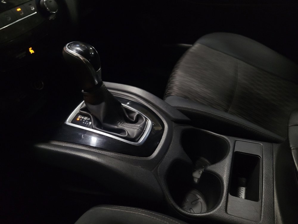 Used 2018 Nissan Rogue S image 26