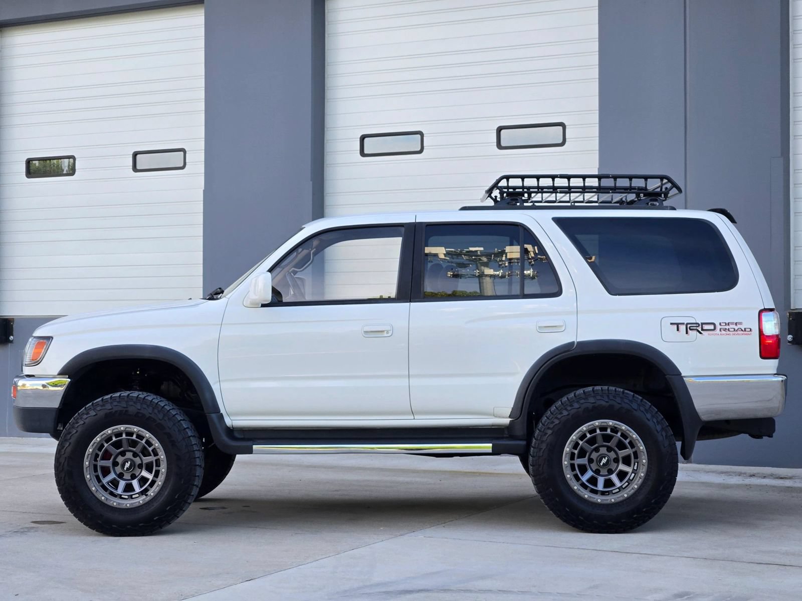 Used 1998 Toyota 4Runner SR5 AWD/4WD image 5