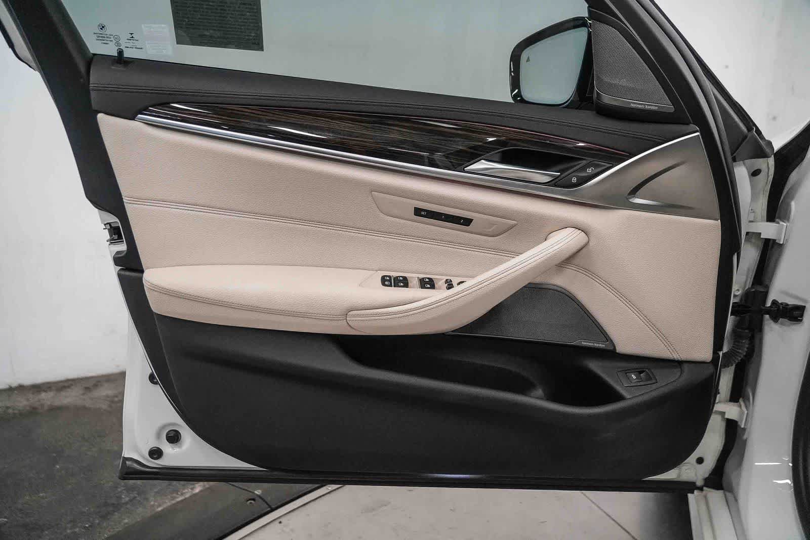 Used 2018 BMW M550i xDrive AWD/4WD image 21