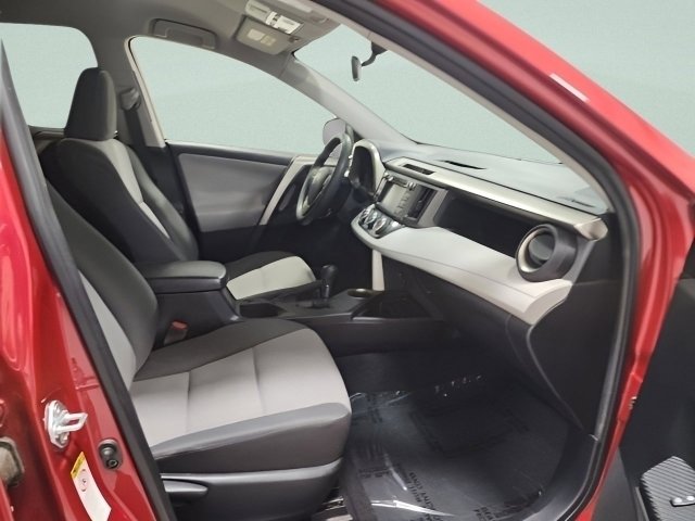 Used 2015 Toyota RAV4 LE image 14