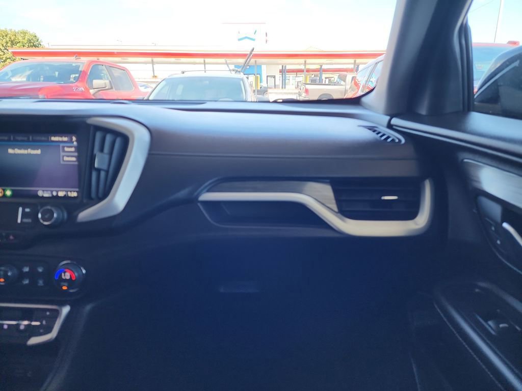 Certified 2024 GMC Terrain SLT image 34