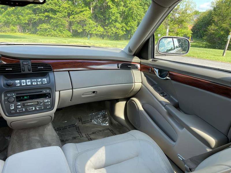 Used 2003 Cadillac De Ville w/ Comfort & Convenience Package FWD image 89
