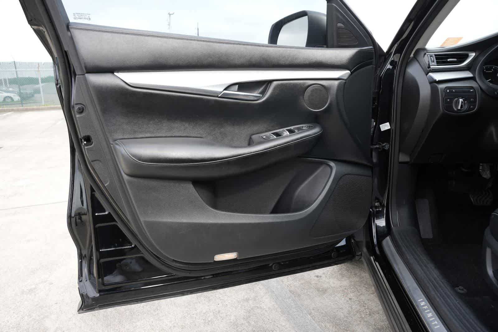 Used 2021 INFINITI QX50 Luxe FWD image 17