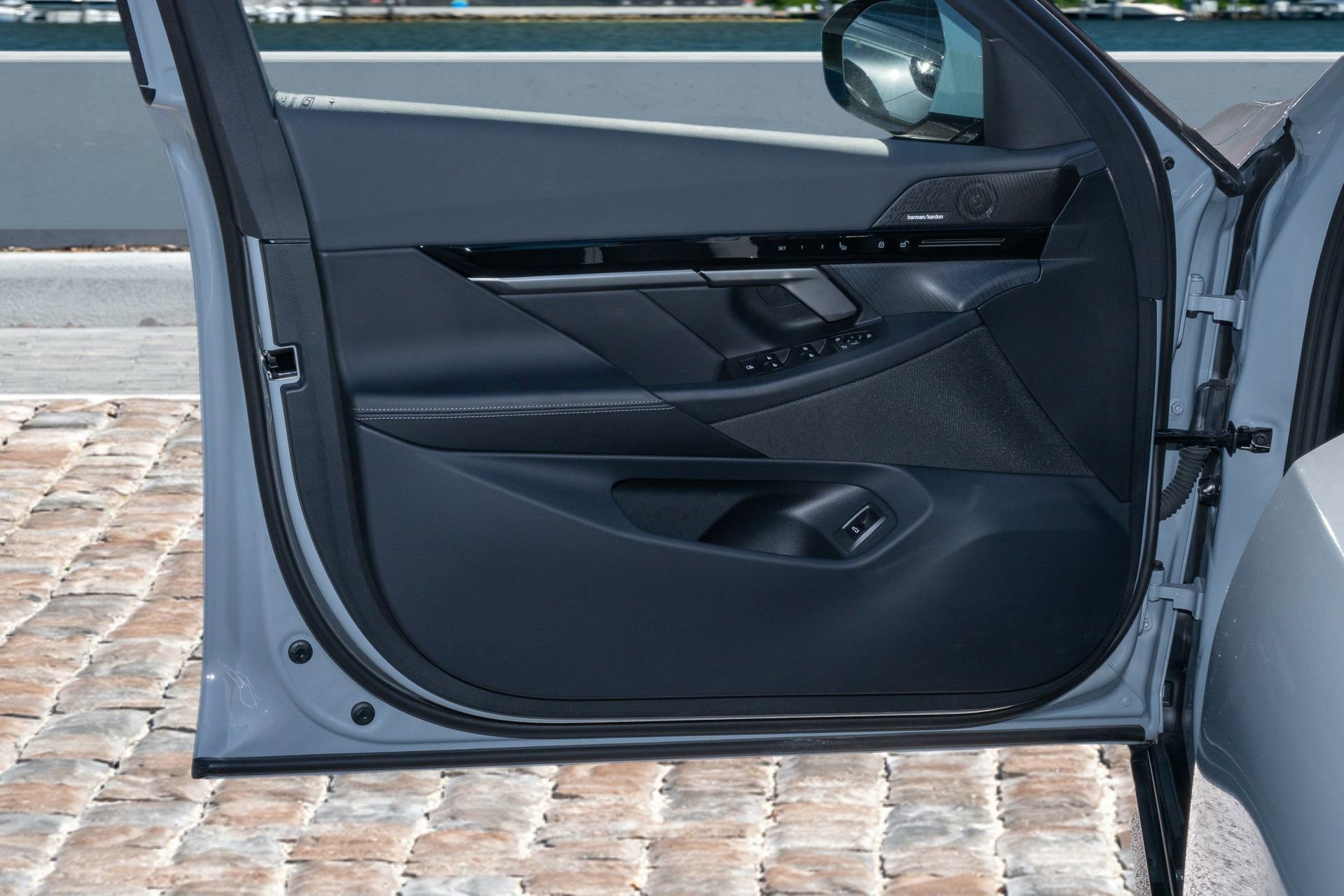 Used 2025 BMW 530i w/ M Sport Package image 12